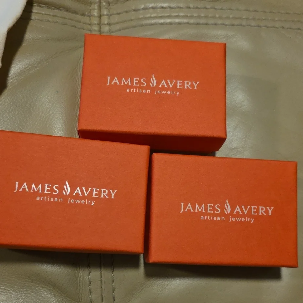 James Avery Vibrant Orange Gift Boxes with Cream Pouch